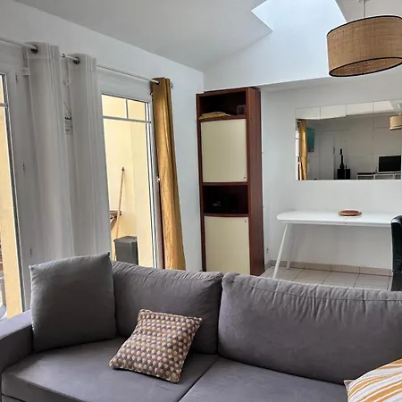 Apartment 3 Cozy Rooms, 2 Steps From Bordeaux-merignac! *