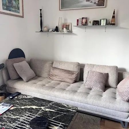 3 Cozy Rooms, 2 Steps From Bordeaux-merignac! Apartment